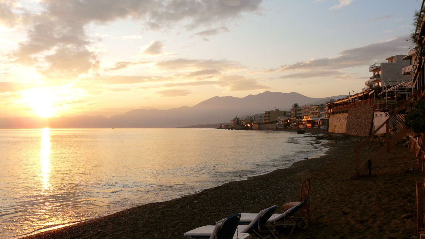 Strand von Hersonissos bei Sonnenaufgang